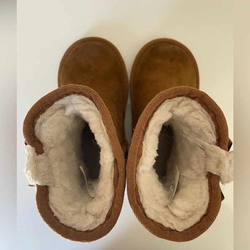 Kid’s Toddler Size 7 KOOLABURRA by UGG Tan 2-side bow Boots Victoria